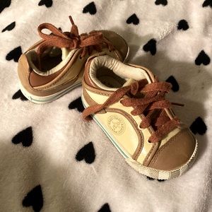 Gwen Stefani line (sample one of a kind) size 5 toddler shoes. So cute!